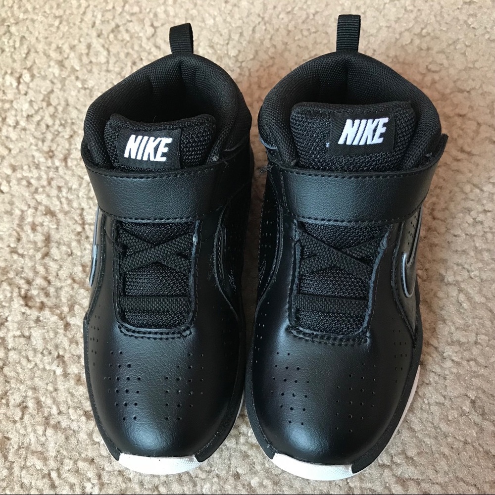 NIKE Sneakers 👟